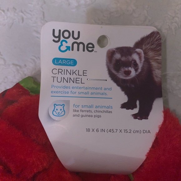 NWT Large Strawberry Rodent Crinkle Tunnel - Picture 3 of 3